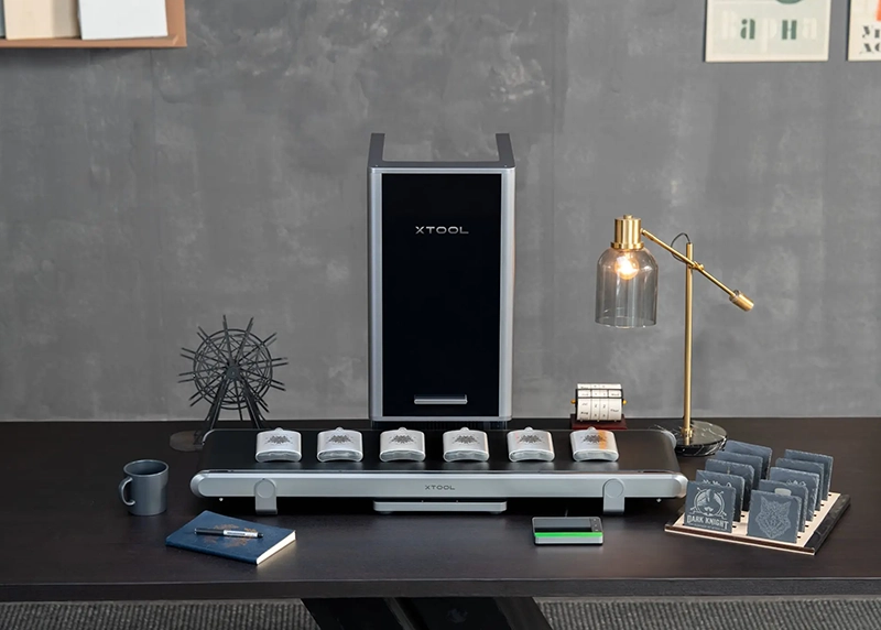xTool banner 3