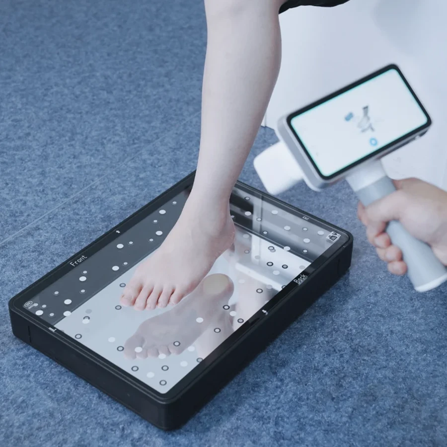 Shining 3D FootStation 2 2 Specializuotas pėdų 3D skenavimo priedas SHINING 3D FootStation 2 – 3D skenavimo įranga – produkto galerijos nuotrauka